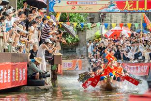 莱夫利回应格威：有东欧在 做好分内事就行 别老盯着自己的名字